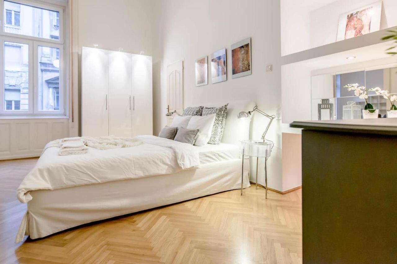 Bourgeois Elegance In The Heart Of Budapest Exterior foto