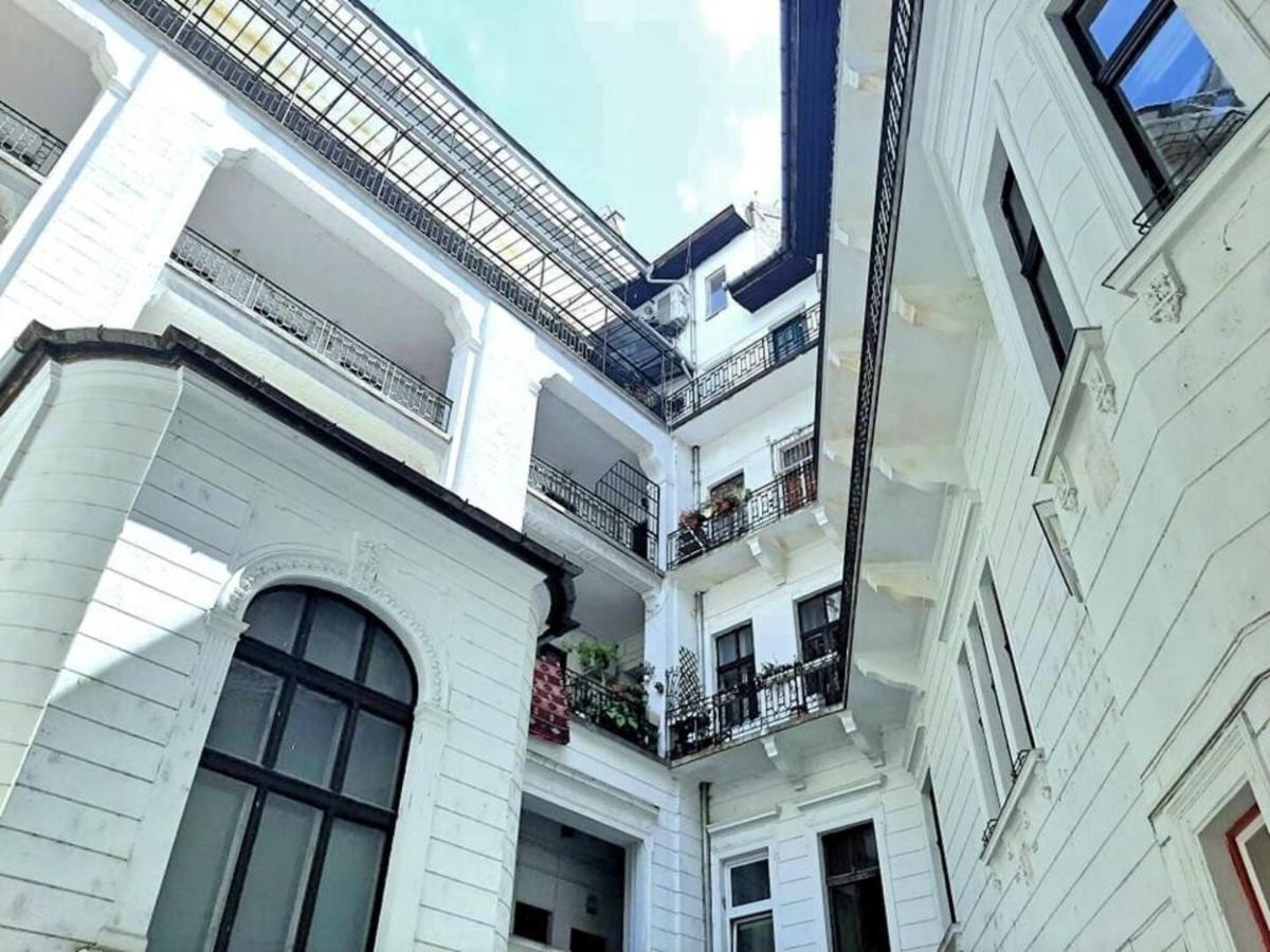 Bourgeois Elegance In The Heart Of Budapest Exterior foto