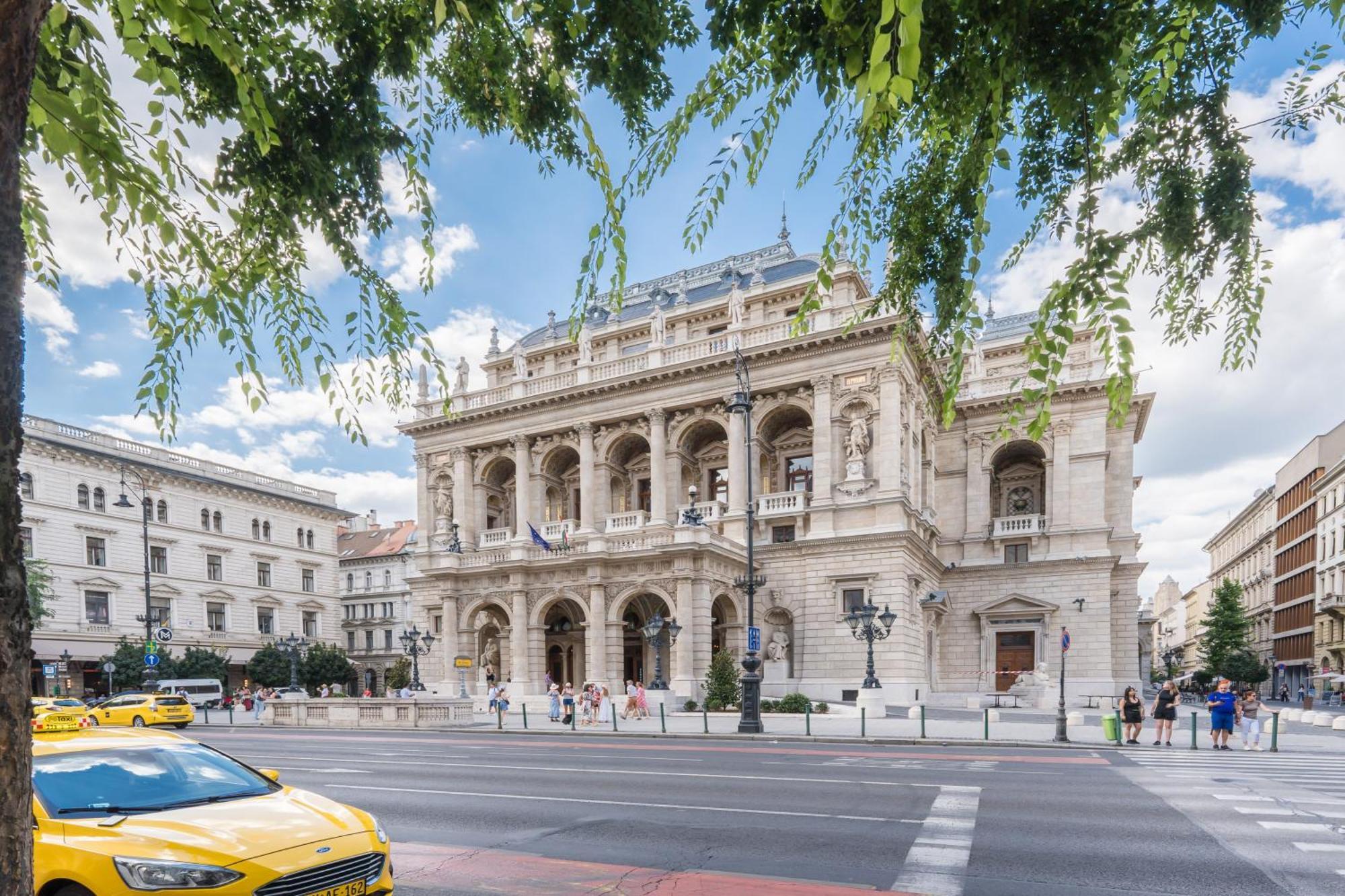 Bourgeois Elegance In The Heart Of Budapest Exterior foto